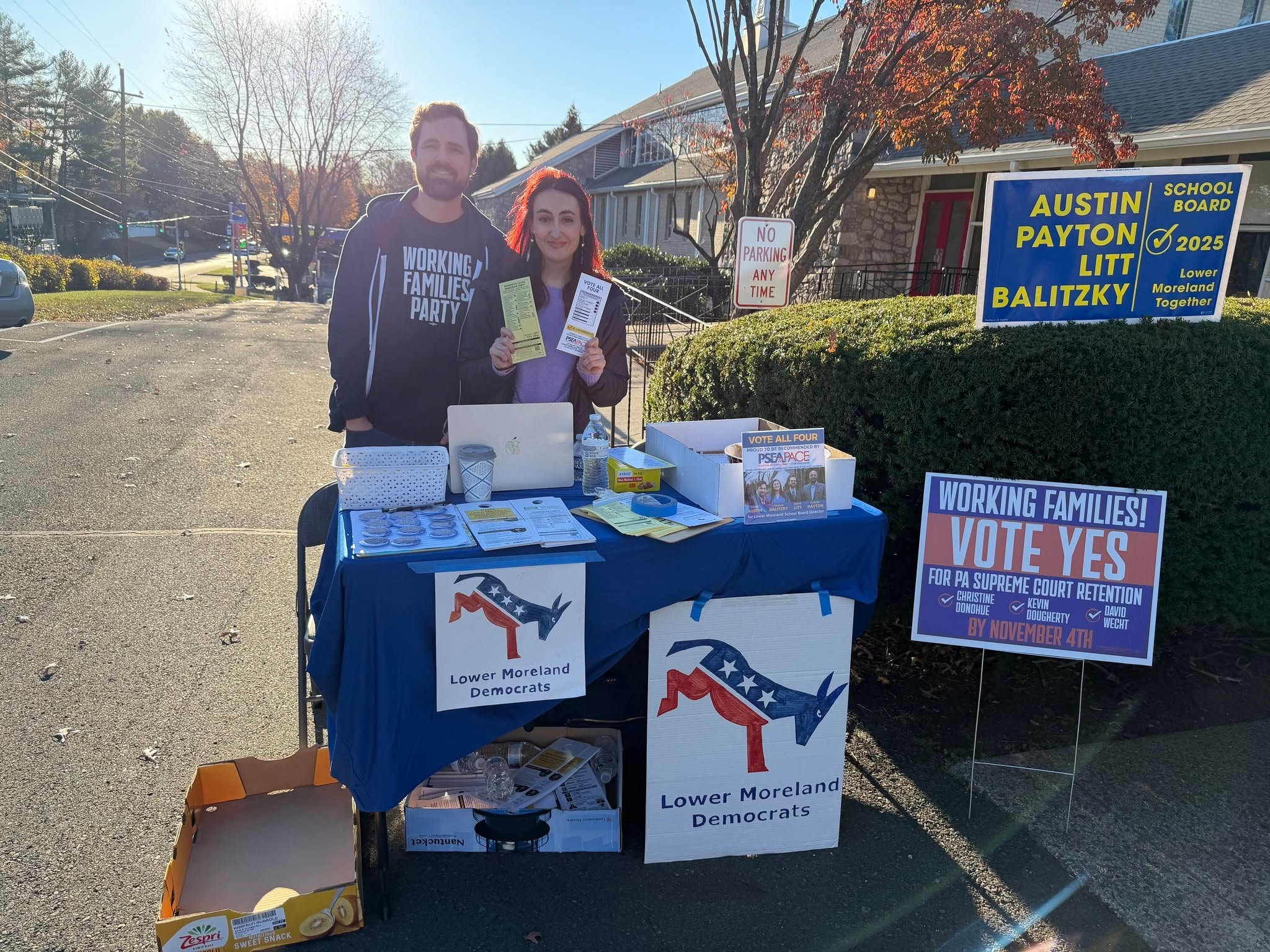Lower Moreland Democrats community outreach table